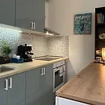 New Studio-free Parking Evcs 아파트